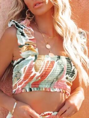 NWT VICI LUXXEL SEA LA VIE SMOCKED CROP TOP IN MINT MULTI SZ S